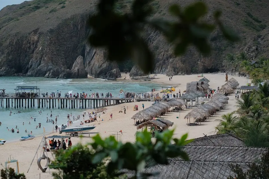 Pemandangan pantai untuk liburan hemat dari Bireuen Kota